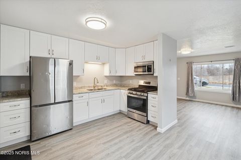 Tiny photo for 1462 Holmes Street, Toledo, OH 43605 (MLS # 10001903)