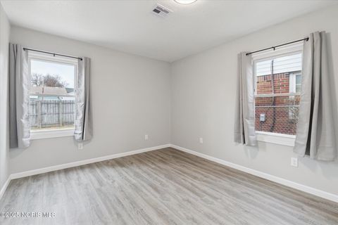 Tiny photo for 1462 Holmes Street, Toledo, OH 43605 (MLS # 10001903)