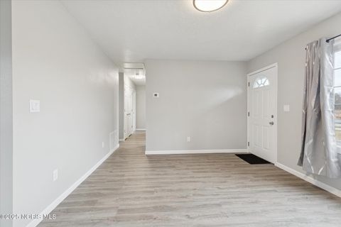 Tiny photo for 1462 Holmes Street, Toledo, OH 43605 (MLS # 10001903)