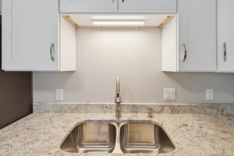 Tiny photo for 1462 Holmes Street, Toledo, OH 43605 (MLS # 10001903)