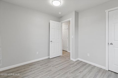 Tiny photo for 1462 Holmes Street, Toledo, OH 43605 (MLS # 10001903)