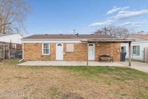 Tiny photo for 1462 Holmes Street, Toledo, OH 43605 (MLS # 10001903)