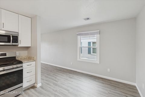 Tiny photo for 1462 Holmes Street, Toledo, OH 43605 (MLS # 10001903)