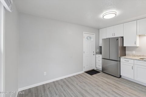 Tiny photo for 1462 Holmes Street, Toledo, OH 43605 (MLS # 10001903)