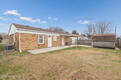 Tiny photo for 1462 Holmes Street, Toledo, OH 43605 (MLS # 10001903)