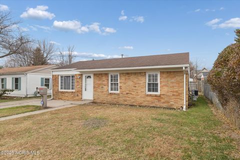 Tiny photo for 1462 Holmes Street, Toledo, OH 43605 (MLS # 10001903)