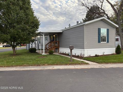 Photo of 800 Woodward Avenue #30, Fostoria, OH 44830 (MLS # 10001284)