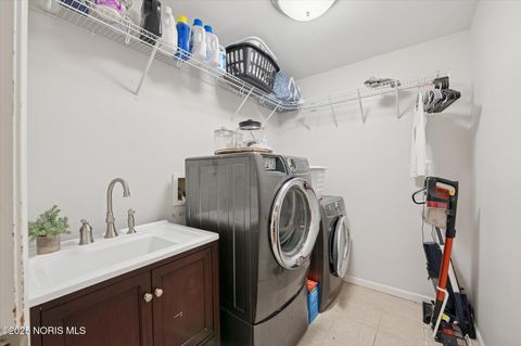 Tiny photo for 5539 Ginger Tree Lane, Toledo, OH 43623 (MLS # 10000270)