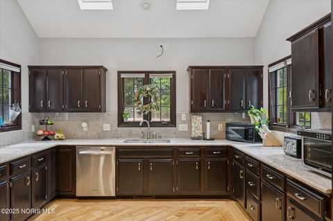 Tiny photo for 5539 Ginger Tree Lane, Toledo, OH 43623 (MLS # 10000270)