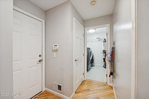 Tiny photo for 5539 Ginger Tree Lane, Toledo, OH 43623 (MLS # 10000270)