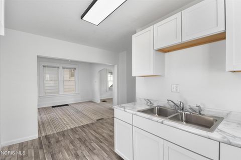 Tiny photo for 2017 Kelsey Avenue, Toledo, OH 43605 (MLS # 10004492)