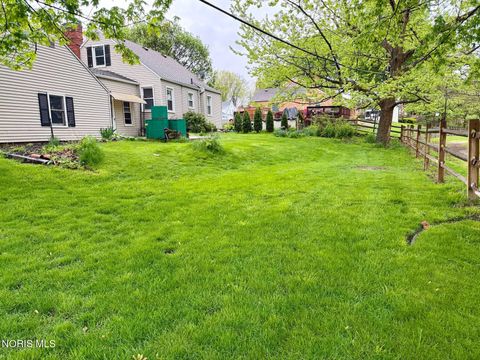 Tiny photo for 504 Sylvandale Avenue, Oregon, OH 43616 (MLS # 10007178)