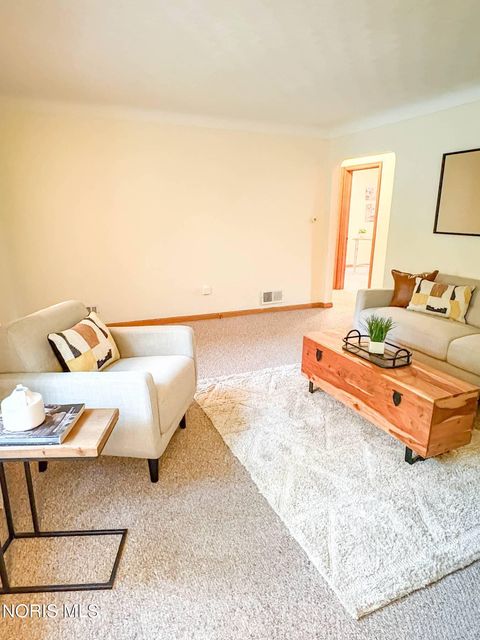 Tiny photo for 504 Sylvandale Avenue, Oregon, OH 43616 (MLS # 10007178)
