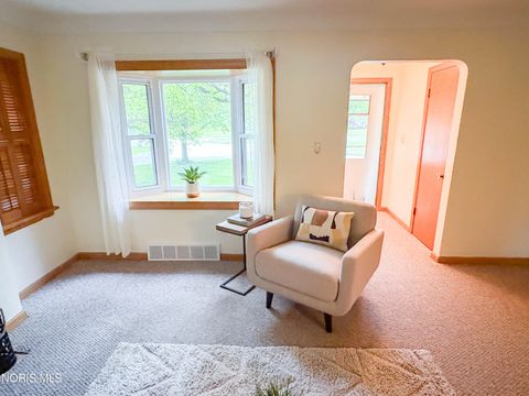 Tiny photo for 504 Sylvandale Avenue, Oregon, OH 43616 (MLS # 10007178)