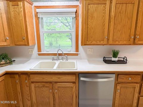 Tiny photo for 504 Sylvandale Avenue, Oregon, OH 43616 (MLS # 10007178)