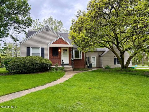 Photo of 504 Sylvandale Avenue, Oregon, OH 43616 (MLS # 10007178)
