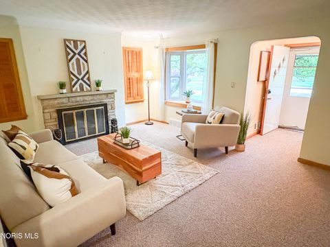 Tiny photo for 504 Sylvandale Avenue, Oregon, OH 43616 (MLS # 10007178)