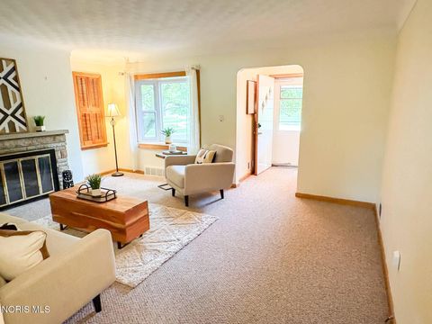 Tiny photo for 504 Sylvandale Avenue, Oregon, OH 43616 (MLS # 10007178)