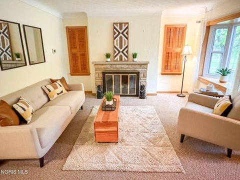 Tiny photo for 504 Sylvandale Avenue, Oregon, OH 43616 (MLS # 10007178)