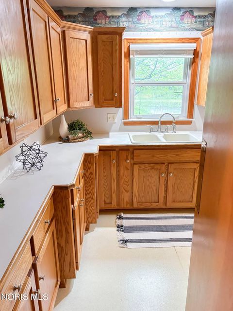 Tiny photo for 504 Sylvandale Avenue, Oregon, OH 43616 (MLS # 10007178)