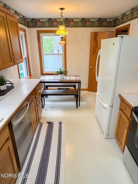 Tiny photo for 504 Sylvandale Avenue, Oregon, OH 43616 (MLS # 10007178)