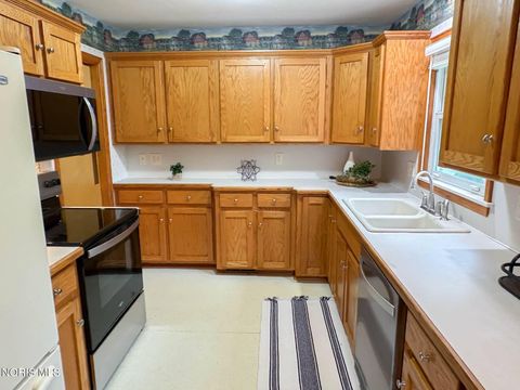 Tiny photo for 504 Sylvandale Avenue, Oregon, OH 43616 (MLS # 10007178)