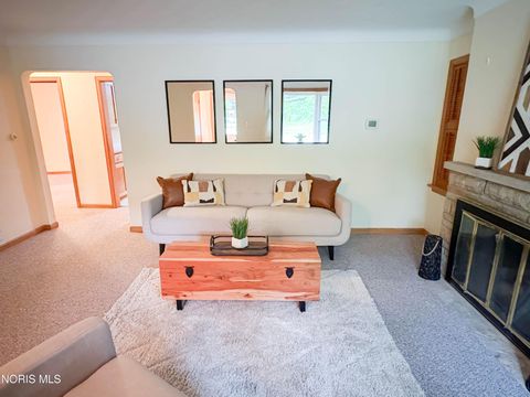 Tiny photo for 504 Sylvandale Avenue, Oregon, OH 43616 (MLS # 10007178)