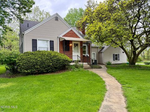 Tiny photo for 504 Sylvandale Avenue, Oregon, OH 43616 (MLS # 10007178)