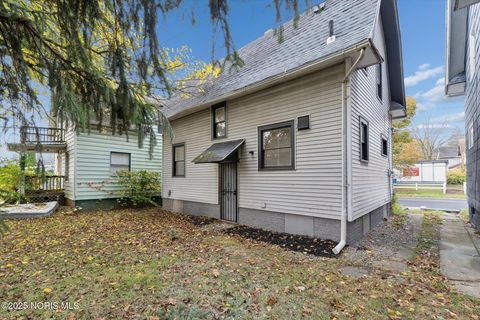 Tiny photo for 2322 Upton Avenue, Toledo, OH 43606 (MLS # 10000889)
