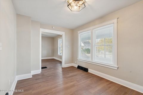 Tiny photo for 2322 Upton Avenue, Toledo, OH 43606 (MLS # 10000889)