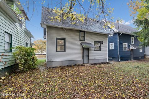 Tiny photo for 2322 Upton Avenue, Toledo, OH 43606 (MLS # 10000889)