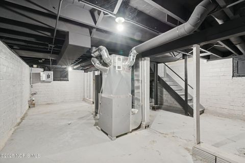 Tiny photo for 2322 Upton Avenue, Toledo, OH 43606 (MLS # 10000889)