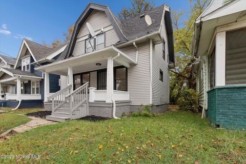 Tiny photo for 2322 Upton Avenue, Toledo, OH 43606 (MLS # 10000889)