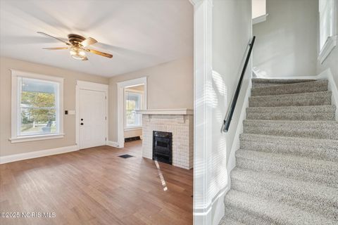 Tiny photo for 2322 Upton Avenue, Toledo, OH 43606 (MLS # 10000889)