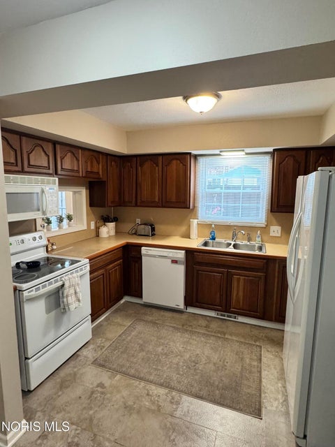 Tiny photo for 5734 Aspen Drive, Toledo, OH 43615 (MLS # 10012722)