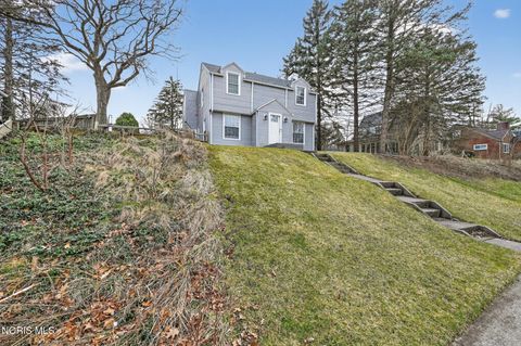 Tiny photo for 2255 Wildwood Road, Toledo, OH 43614 (MLS # 10005886)