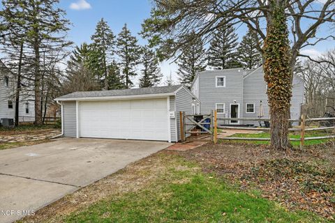 Tiny photo for 2255 Wildwood Road, Toledo, OH 43614 (MLS # 10005886)