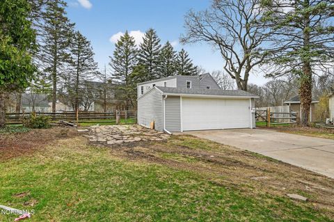 Tiny photo for 2255 Wildwood Road, Toledo, OH 43614 (MLS # 10005886)