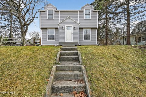 Photo of 2255 Wildwood Road, Toledo, OH 43614 (MLS # 10005886)