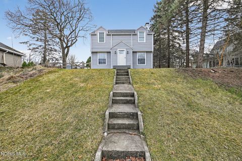 Tiny photo for 2255 Wildwood Road, Toledo, OH 43614 (MLS # 10005886)