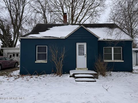 Photo of 611 W Jackson Street, West Unity, OH 43570 (MLS # 10002746)