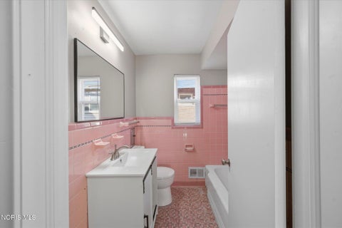 Tiny photo for 1502 Nevada Street, Toledo, OH 43605 (MLS # 10014035)