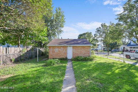Tiny photo for 1502 Nevada Street, Toledo, OH 43605 (MLS # 10014035)