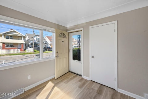 Tiny photo for 1502 Nevada Street, Toledo, OH 43605 (MLS # 10014035)
