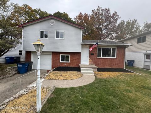 Photo of 5154 Valley Forge Drive, Toledo, OH 43613 (MLS # 10000994)