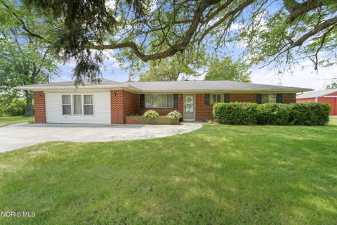 Photo of 995 N Cousino Road, Oregon, OH 43616 (MLS # 10010623)