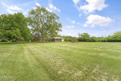 Tiny photo for 995 N Cousino Road, Oregon, OH 43616 (MLS # 10010623)