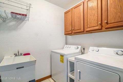 Tiny photo for 6955 Nightingale Drive, Holland, OH 43528 (MLS # 10002545)