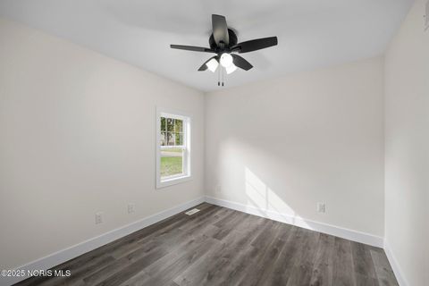 Tiny photo for 5768 Home Lane, Toledo, OH 43623 (MLS # 10000302)