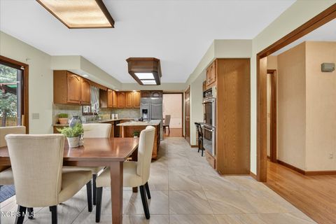 Tiny photo for 4504 Sulgrave Drive, Toledo, OH 43623 (MLS # 10004834)